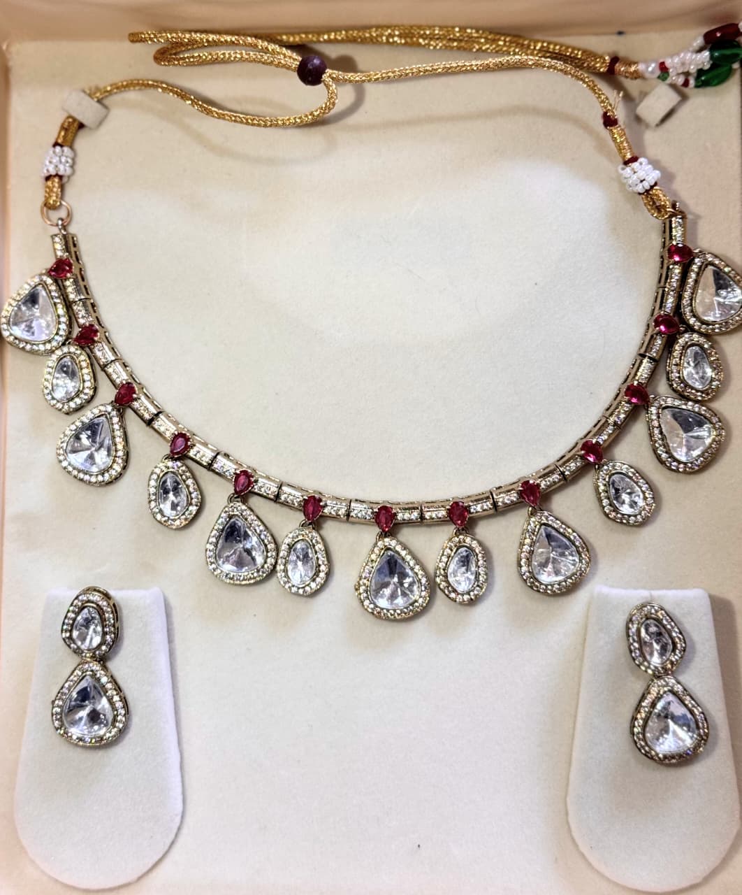 SREE Ruby Flame Kundan Drop Hasli Set