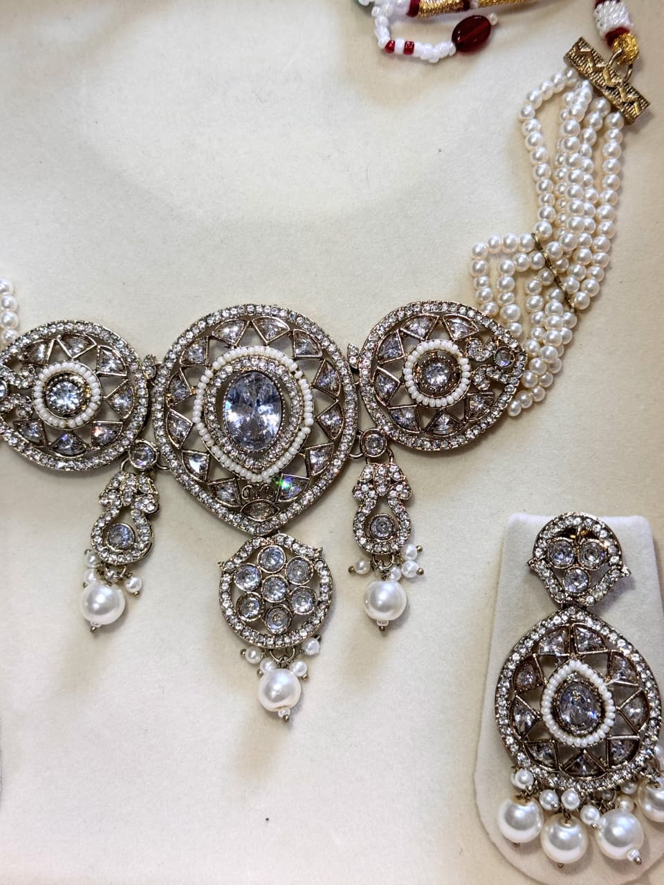 SREE Royal Ivory Kundan Set